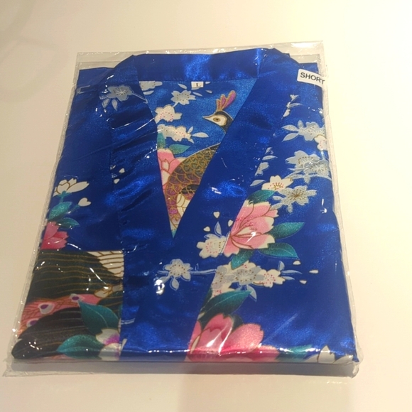 Aibrou Short Floral Blue Kimono Robe Satin With Belt Closure- L NWT - Picture 2 of 4